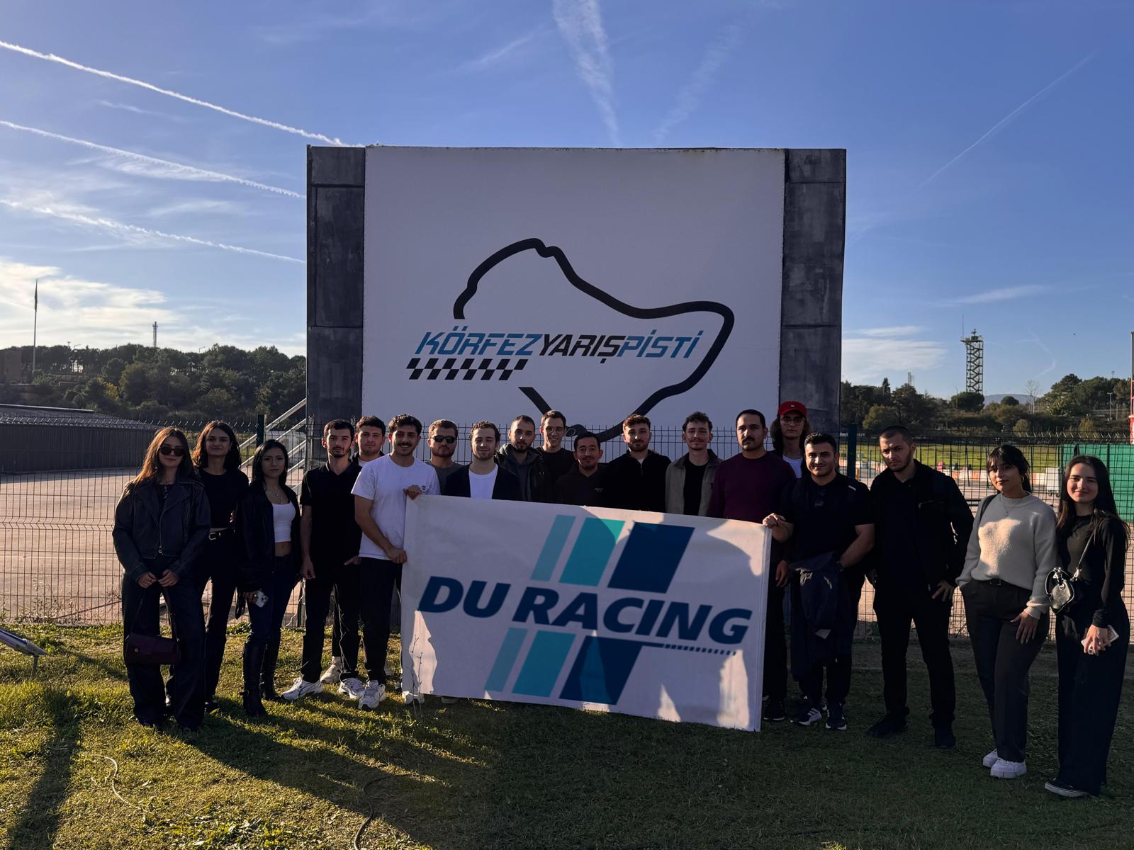 DU Racing Takım Fotoğrafı
